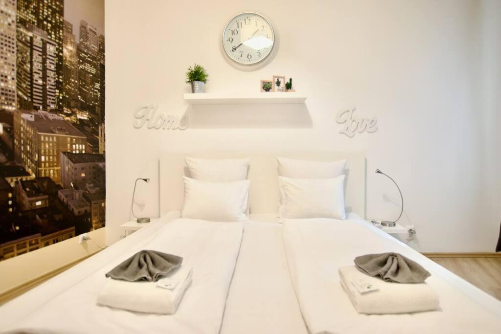 Standard Apartment By Hi5- Podmaniczky Street Budapeste Exterior foto