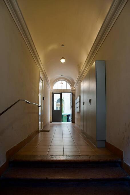 Standard Apartment By Hi5- Podmaniczky Street Budapeste Exterior foto